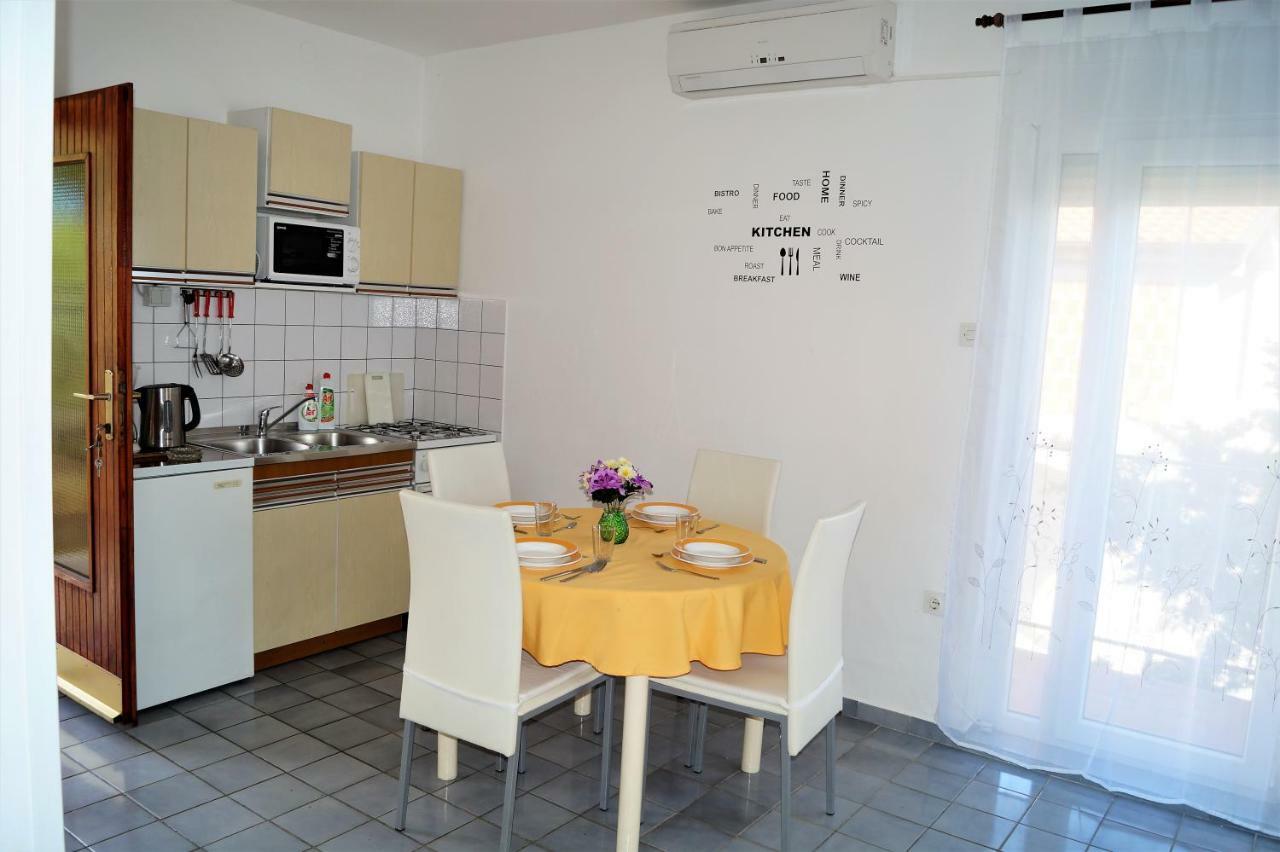 Apartment Nataly Драмаль Екстер'єр фото